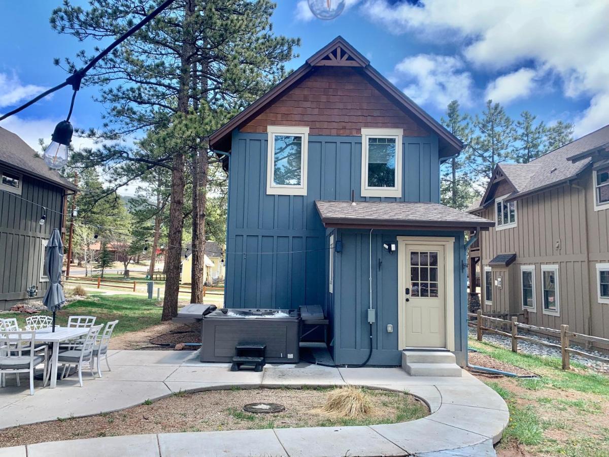 Black Bear Cabin With Hot Tub Woodland Park Exterior photo